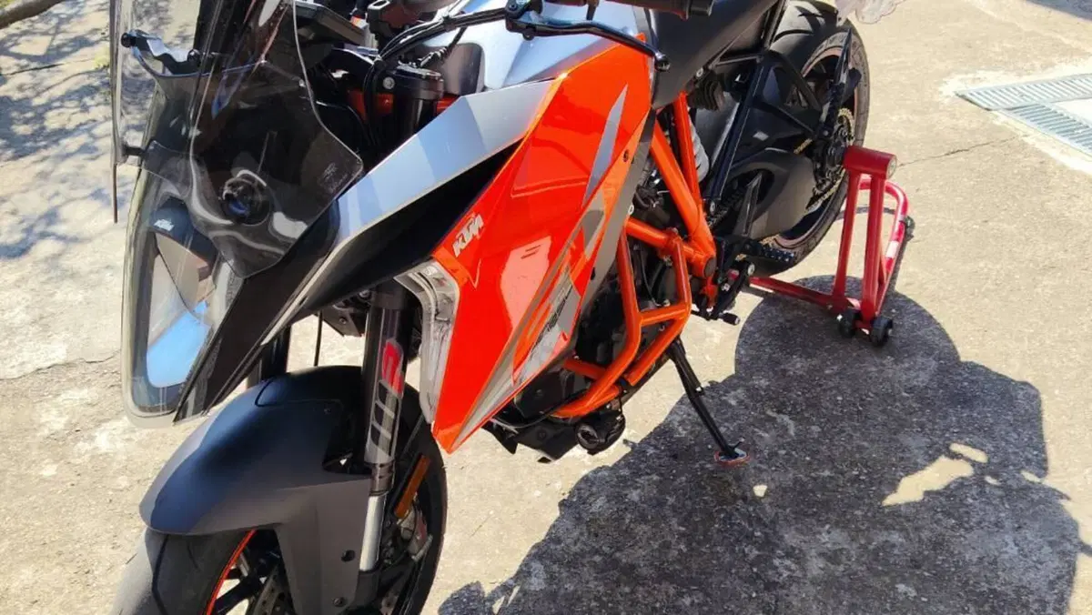 KTM 1290 Super Duke GT ABS (2016 - 18)  (2)