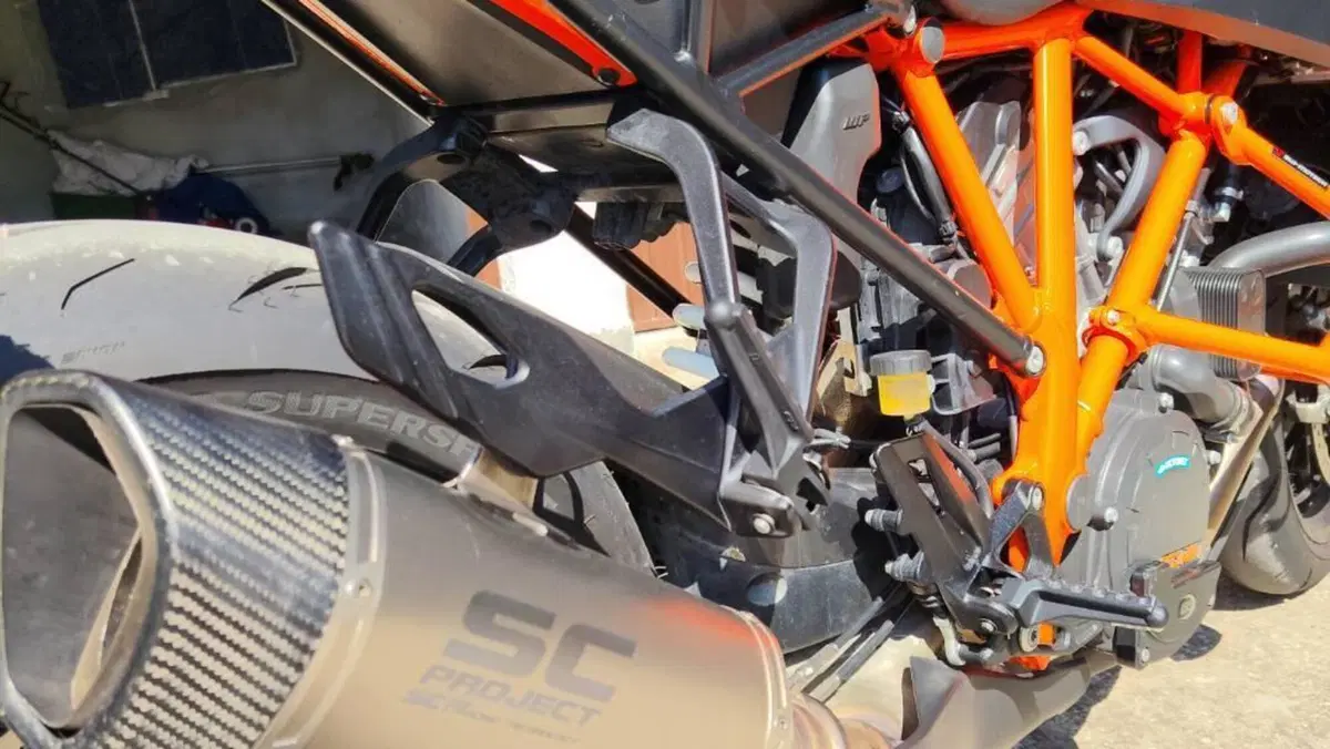 KTM 1290 Super Duke GT ABS (2016 - 18)  (5)