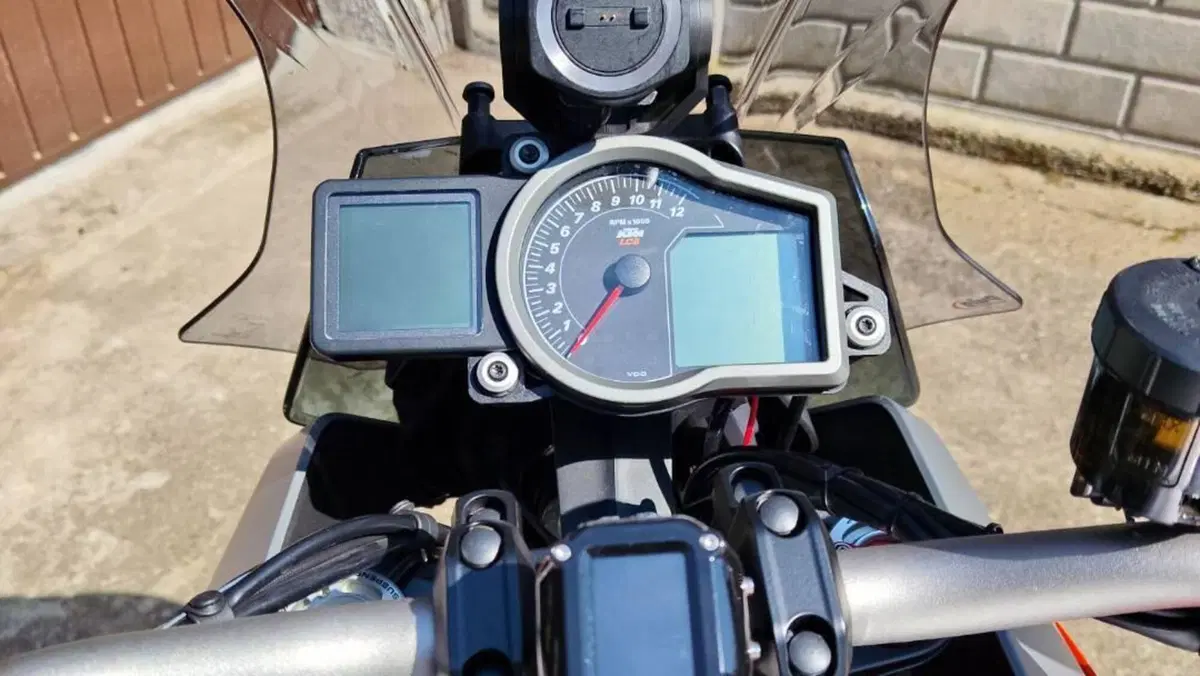 KTM 1290 Super Duke GT ABS (2016 - 18)  (6)