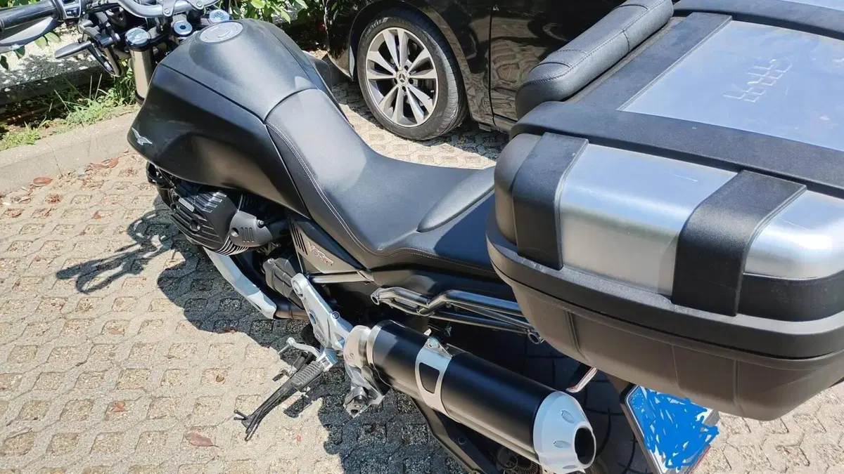 Moto Guzzi V85 TT (2021 - 23)  (5)