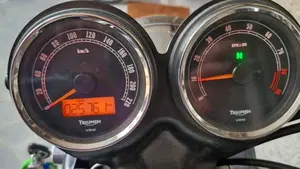 Triumph Bonneville T100 (2008 - 16)  (2)