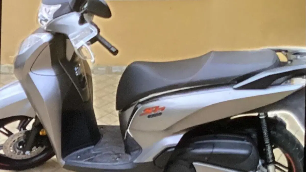 Honda SH 300 i ABS (2016 - 20)  (2)