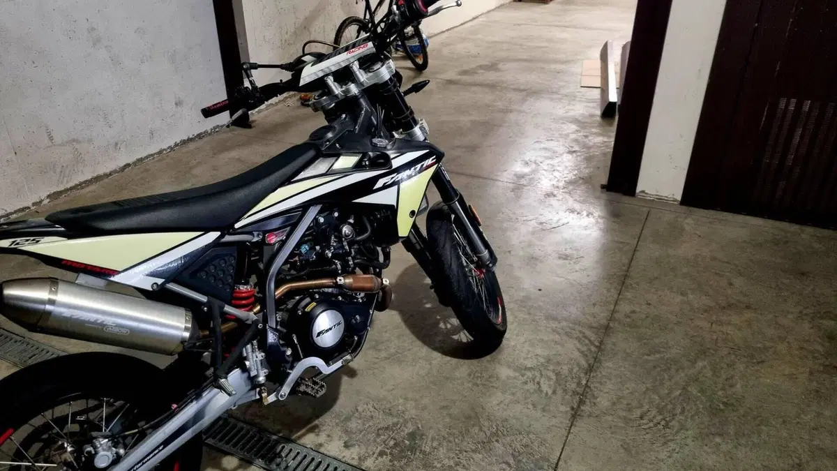 Fantic Motor XMF 125 Motard Performance 4t (2021 - 22)  (3)