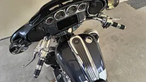 Harley-Davidson 117 Street Glide (2018 - 20) - FLHXSE  (7)