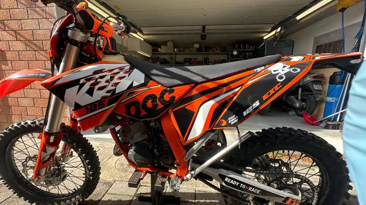 KTM 125 EXC (2011)  (2)