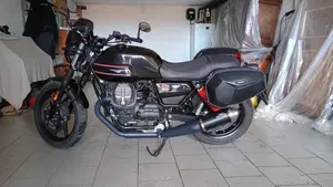 Moto Guzzi V7 Stone Special Edition (2022 - 25)  (2)