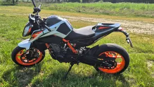 KTM 890 Duke R (2022 - 23) 