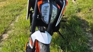 KTM 890 Duke R (2022 - 23)  (3)