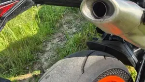 KTM 890 Duke R (2022 - 23)  (5)