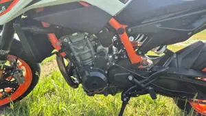 KTM 890 Duke R (2022 - 23)  (7)