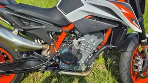 KTM 890 Duke R (2022 - 23)  (8)