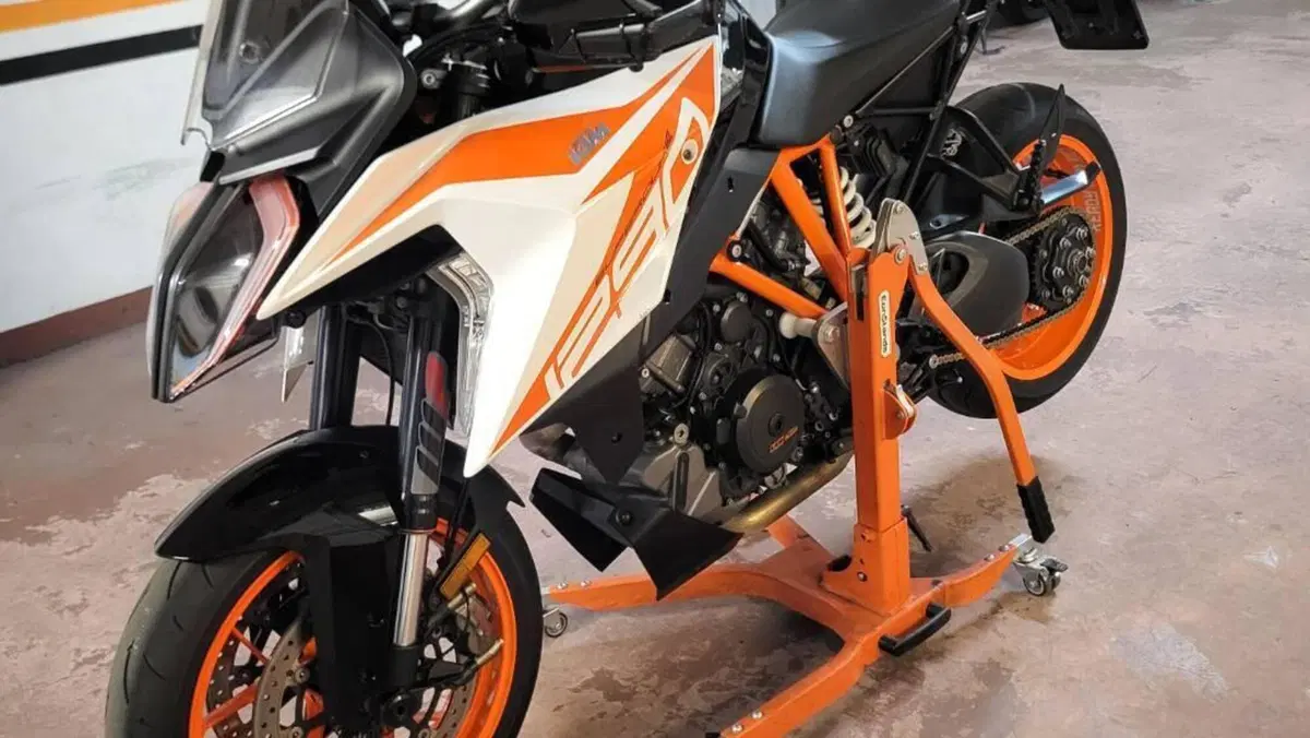 KTM 1290 Super Duke GT (2019 - 20)  (3)