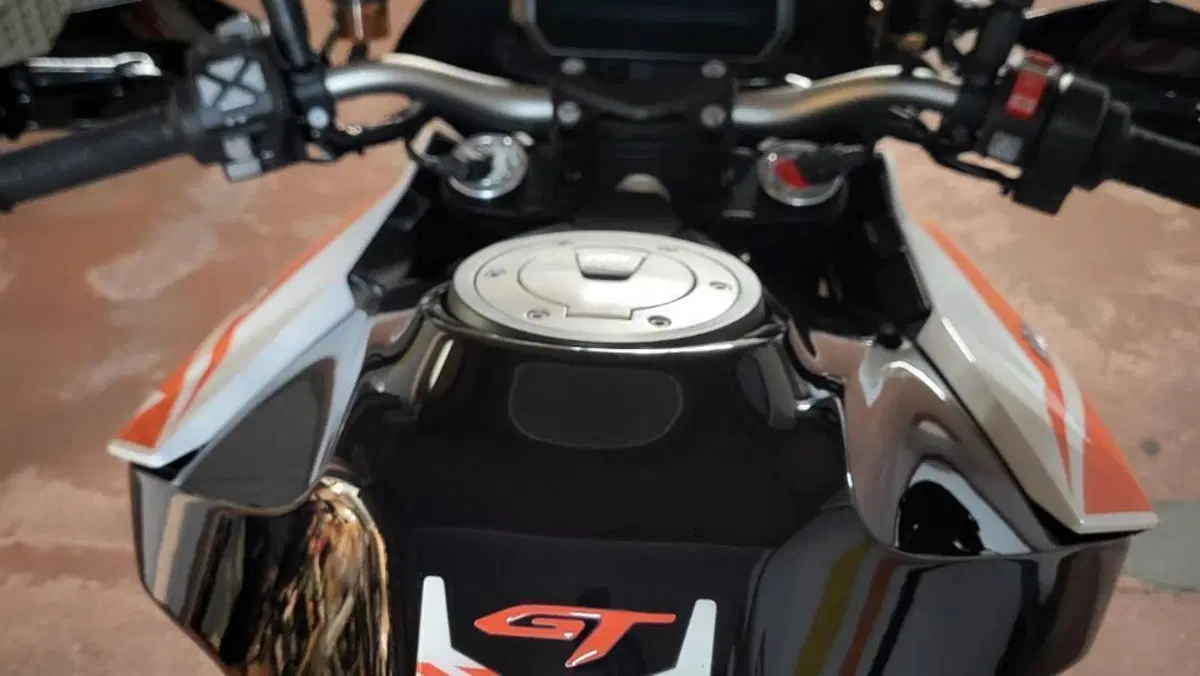 KTM 1290 Super Duke GT (2019 - 20)  (4)