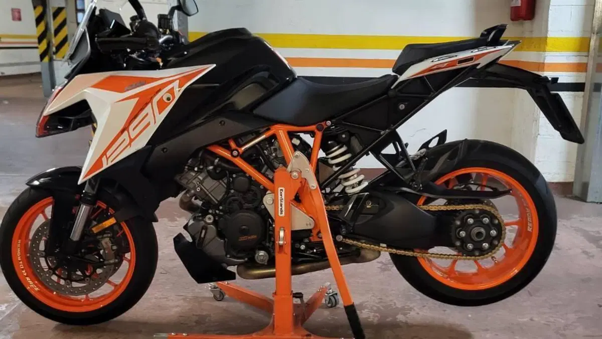 KTM 1290 Super Duke GT (2019 - 20)  (8)