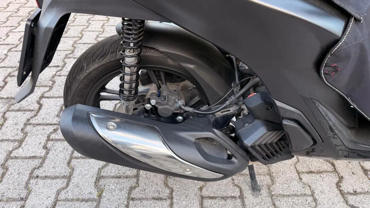 Honda SH 150i Sport (2022 - 23)  (6)