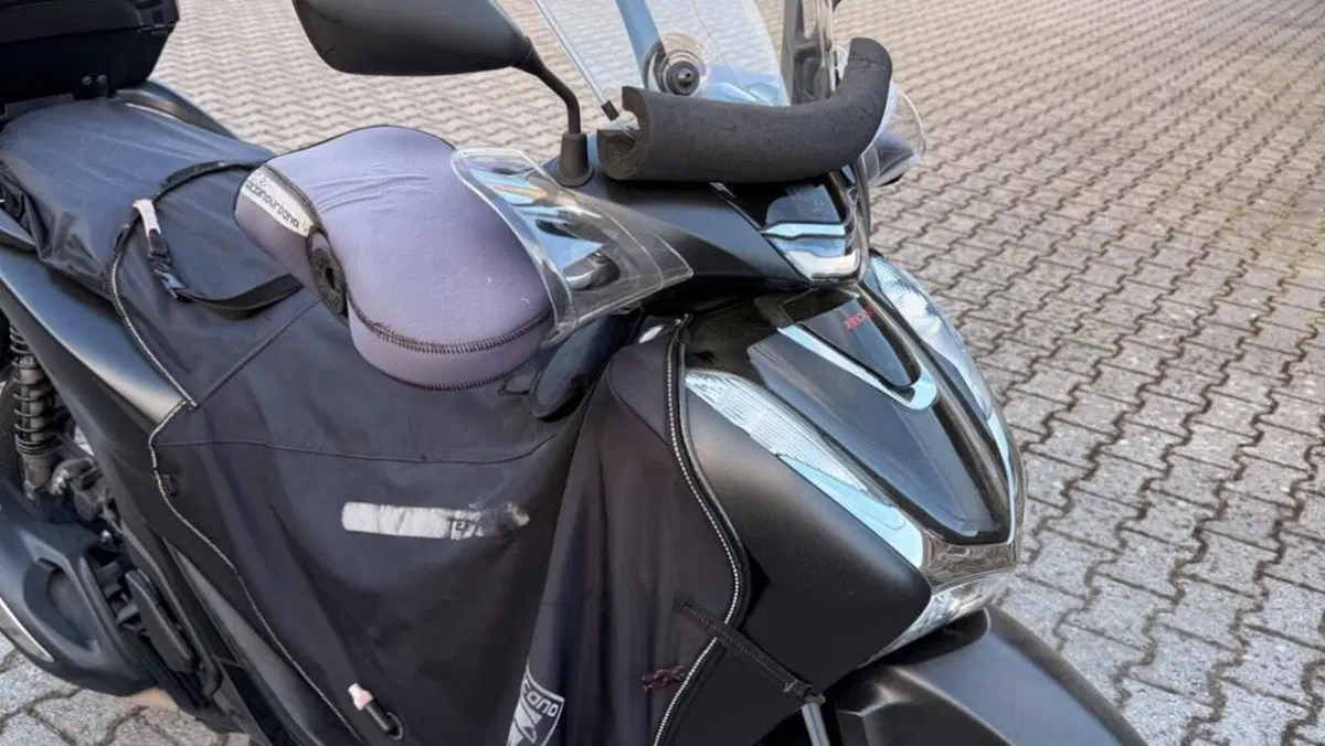 Honda SH 150i Sport (2022 - 23)  (7)