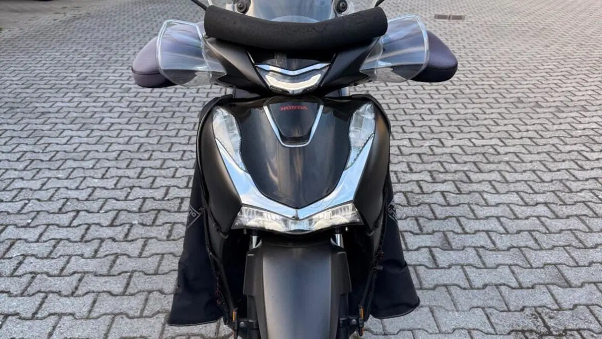 Honda SH 150i Sport (2022 - 23)  (8)