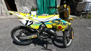 Suzuki RM 125 (2002 - 03)  (5)