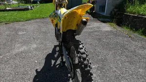 Suzuki RM 125 (2002 - 03)  (11)