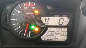 Suzuki V-Strom 650 (2021 - 25)  (9)