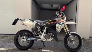 Husqvarna SM 125 (2009) 