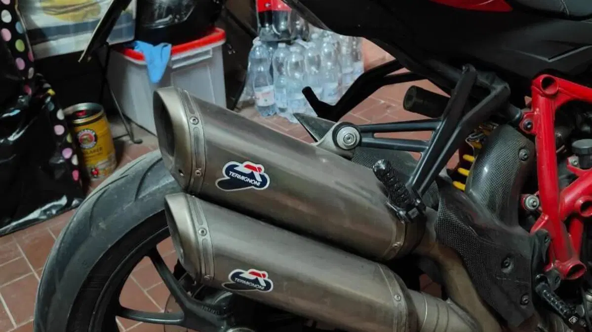 Ducati Streetfighter (2009 - 12)  (2)