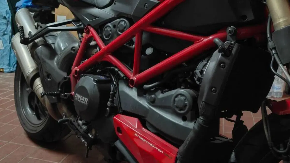 Ducati Streetfighter (2009 - 12)  (3)
