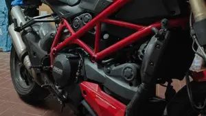 Ducati Streetfighter (2009 - 12)  (3)