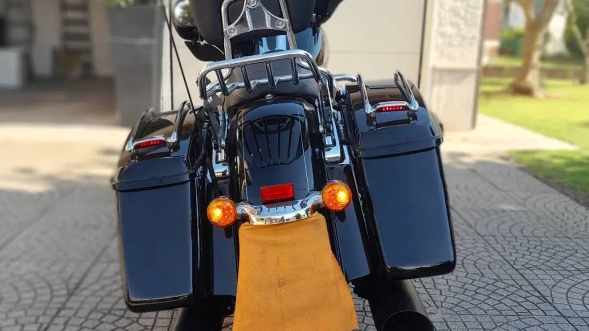 Harley-Davidson 1690 Street Glide Special (2014 - 16) - FLHX  (3)
