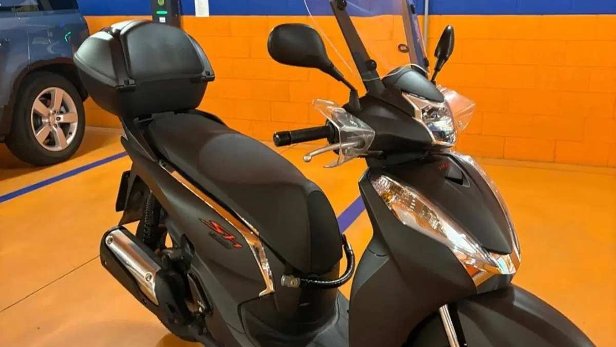 Honda SH 300 i Sport ABS (2018 - 20)  (2)