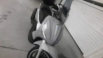 Piaggio Beverly 350 Tourer (2020) usata