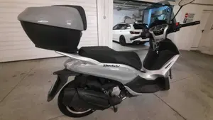 Piaggio Beverly 350 Tourer (2020)  (3)
