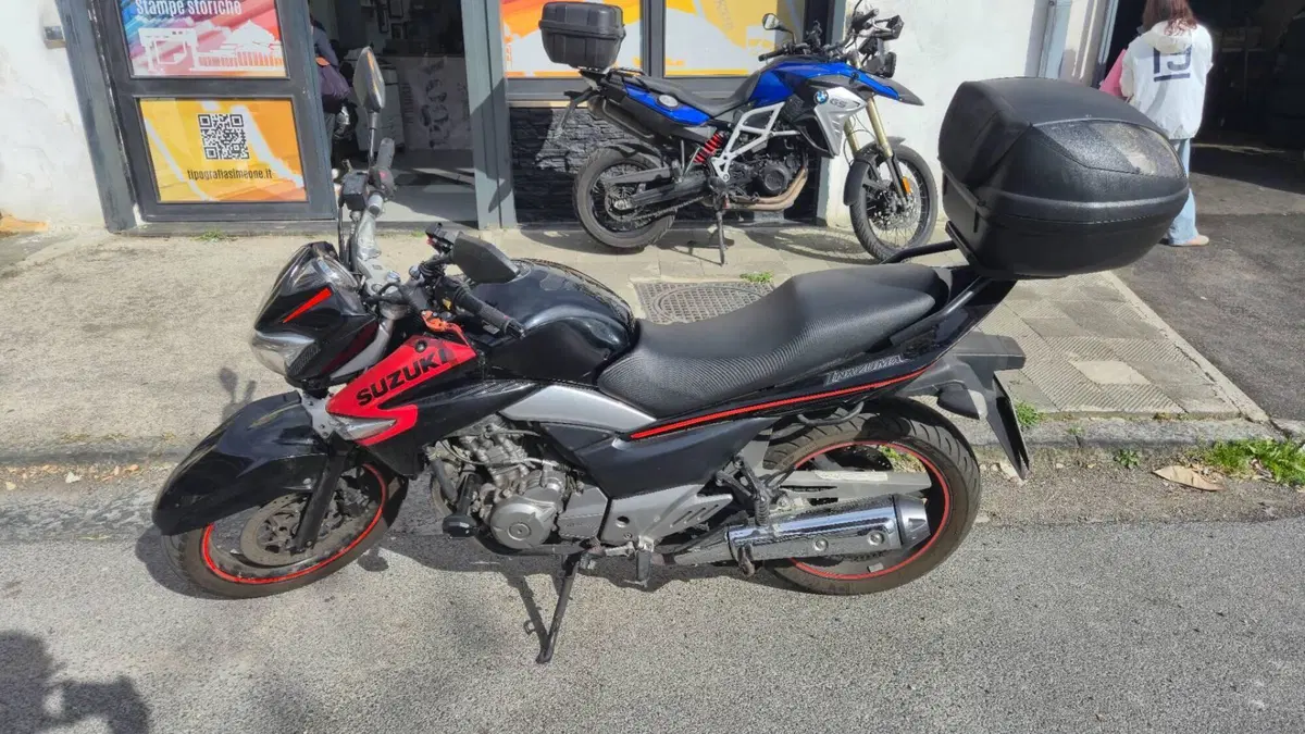 Suzuki Inazuma 250 (2012 - 17)  (3)