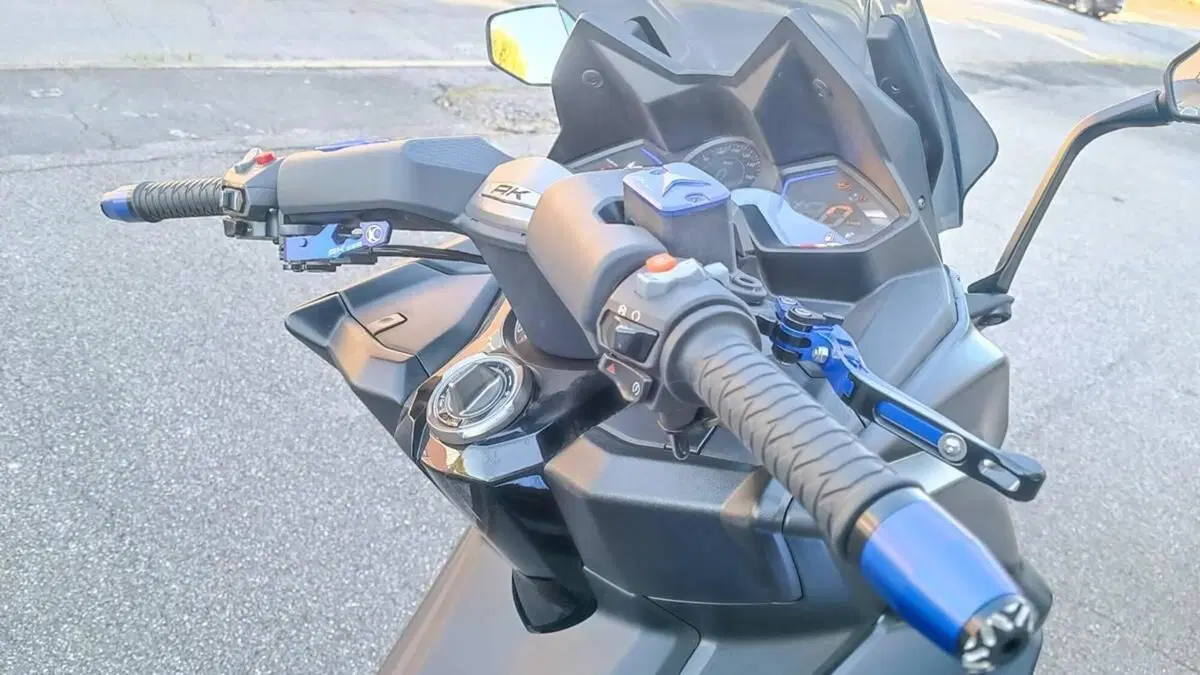 Kymco AK 550 ETS (2021 - 26)  (6)