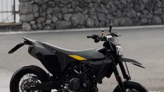 Husqvarna 701 Supermoto (2021)