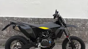 Husqvarna 701 Supermoto (2021)  (4)