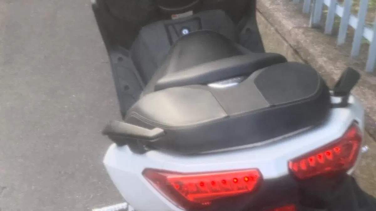 Yamaha X-Max 400 (2013 - 16)  (11)
