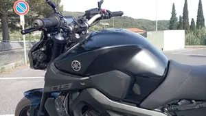 Yamaha MT-09 (2017 - 20)  (9)