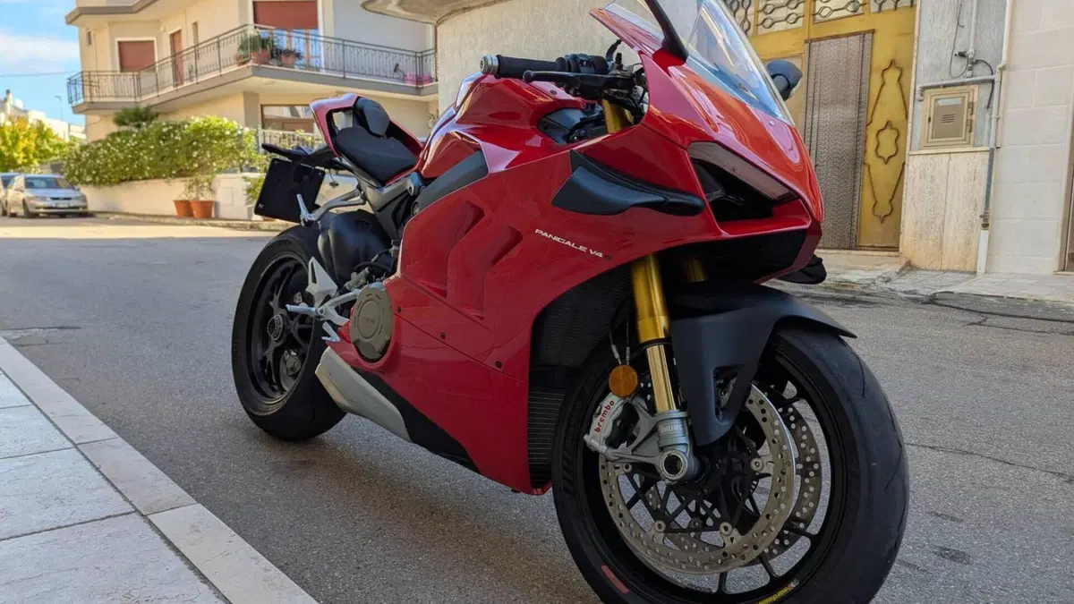 Ducati Panigale V4 S 1100 (2020)  (3)