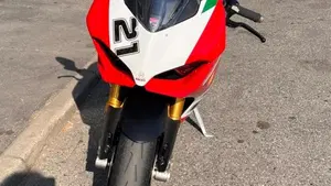 Ducati Panigale V2 Bayliss 1st Championship 20th Anniversary (2021 - 24)  (2)
