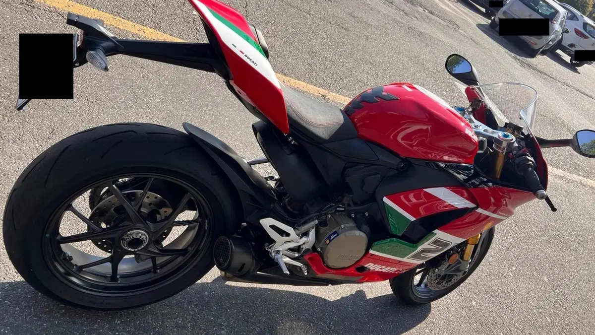 Ducati Panigale V2 Bayliss 1st Championship 20th Anniversary (2021 - 24)  (3)