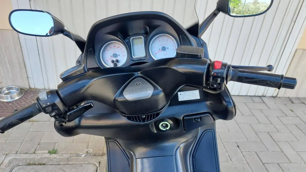 Yamaha T-Max 500 (2004 - 07)  (5)