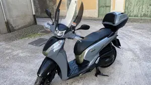 Honda SH 300 i ABS (2016 - 20)  (2)