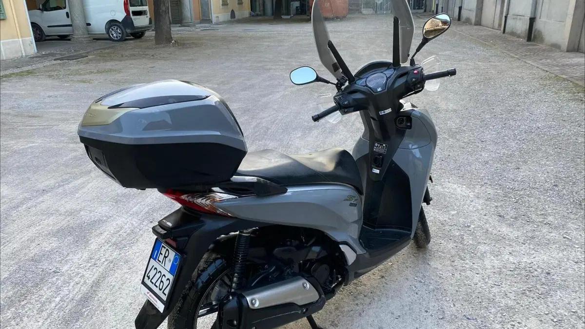 Honda SH 300 i ABS (2016 - 20)  (4)