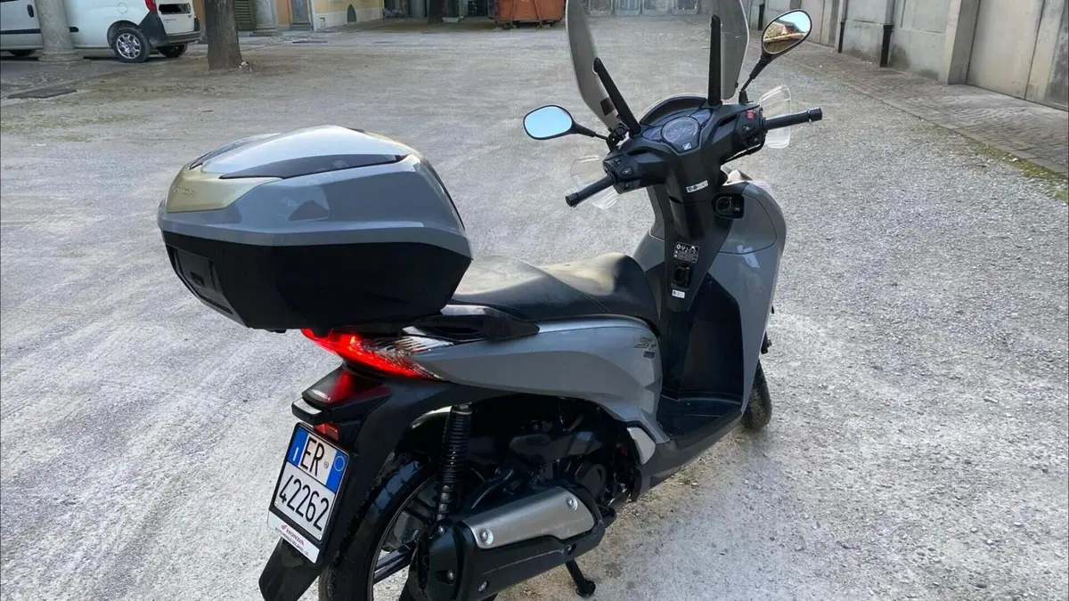 Honda SH 300 i ABS (2016 - 20)  (6)
