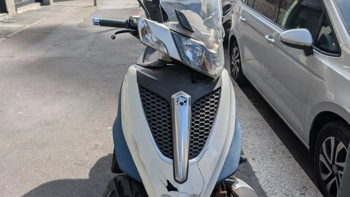 Piaggio Mp3 300 ie Yourban ERL/LT (2011 - 16)  (2)