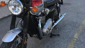Triumph Bonneville T120 (2016 - 20)  (2)