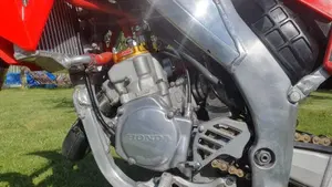 Honda CR 125 R (2003 - 04)  (4)