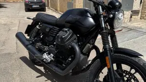 Moto Guzzi V7 III Stone Night Pack (2019 - 20) 