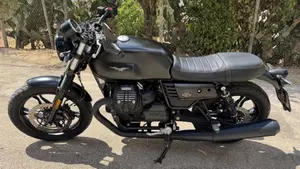 Moto Guzzi V7 III Stone Night Pack (2019 - 20)  (4)